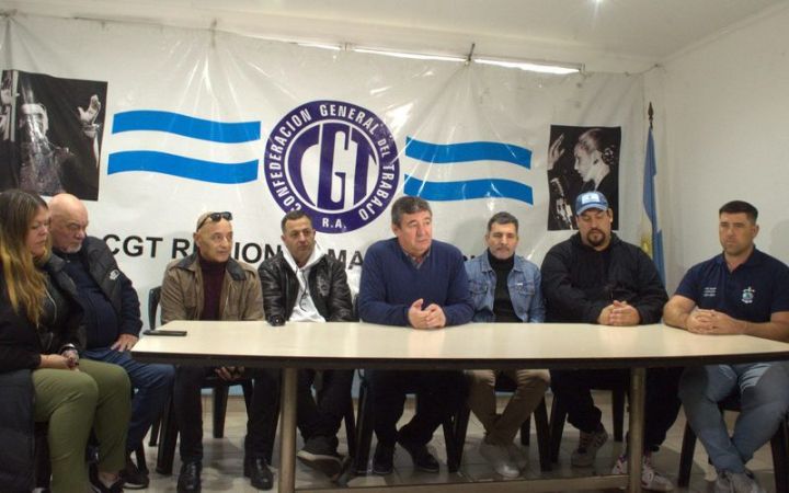 CAZADOR DE NOTICIAS - Gremiales | Gremios portuarios alertan sobre riesgo de destrucción de la industria pesquera marplatense